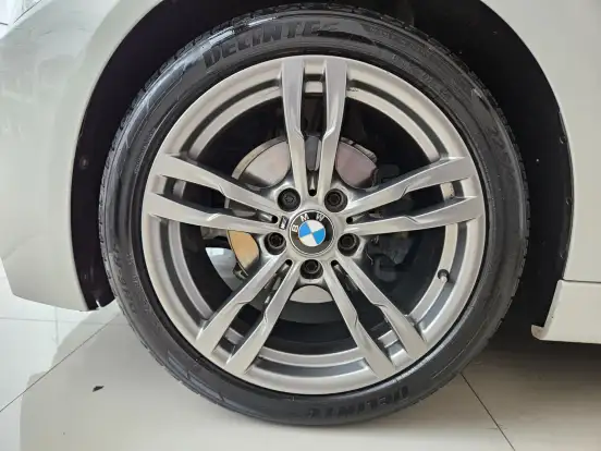 BMW-320i-2017