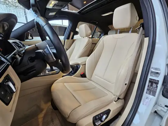 BMW-320i-2017
