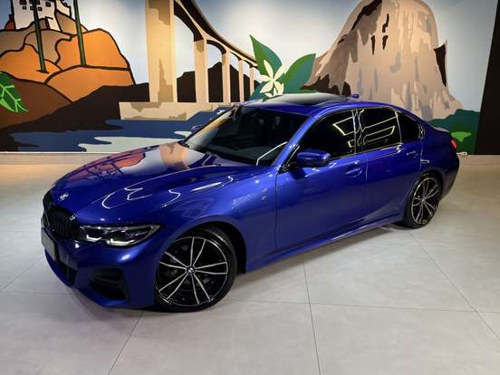 BMW-320i-2022