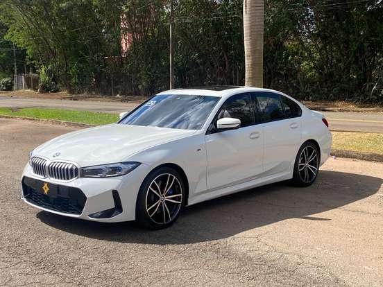 BMW-320i-2022