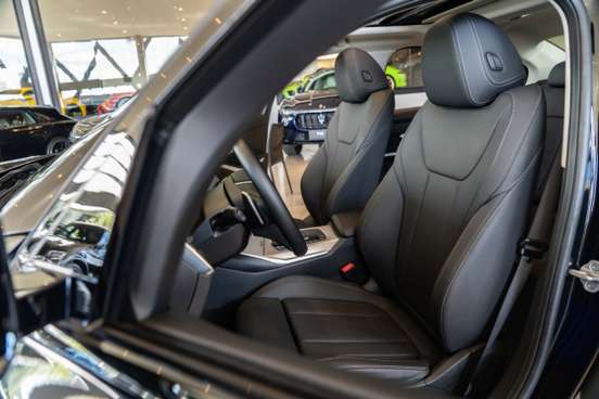 BMW-320i-2024