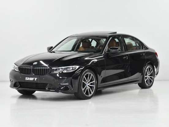 BMW-320i-2022