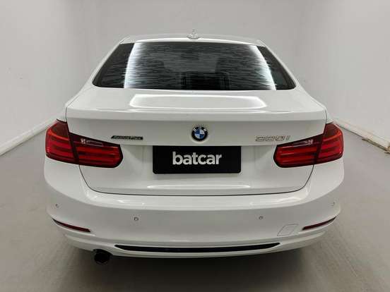 BMW-320i-2015
