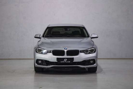 BMW-320i-2018