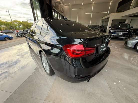 BMW-320i-2017