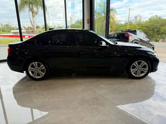 BMW-320i-2017