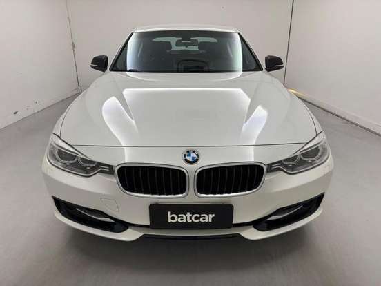 BMW-320i-2015