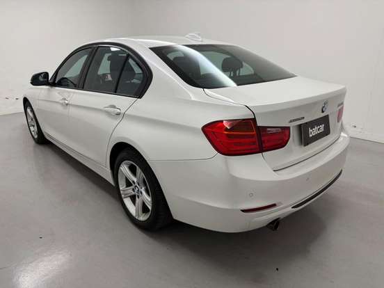 BMW-320i-2015