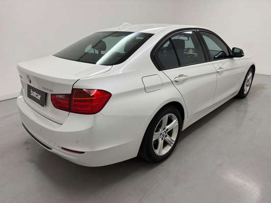 BMW-320i-2015
