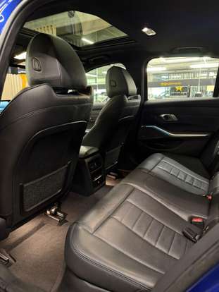 BMW-330e-2022