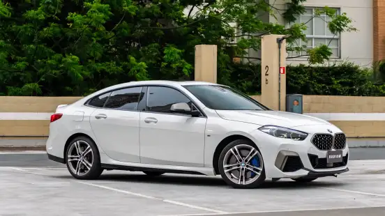 BMW-M 235i-2021