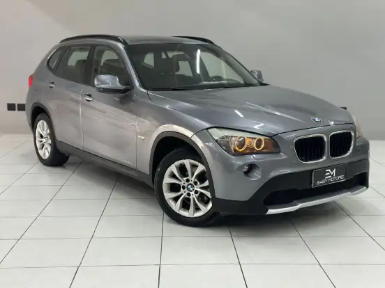 BMW-X1-2.0 18I S-DRIVE 4X2 16V GASOLINA 4P AUTOMÁTICO BMW-X1-2011