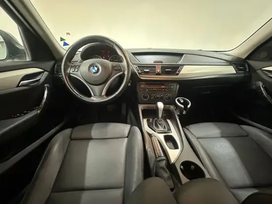 BMW-X1-2011