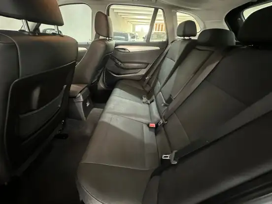 BMW-X1-2011