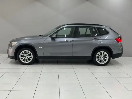 BMW-X1-2011