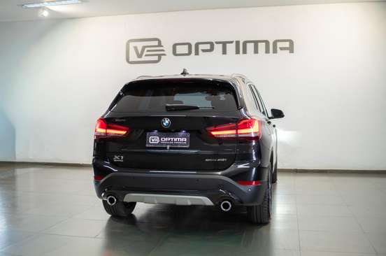 BMW-X1-2021