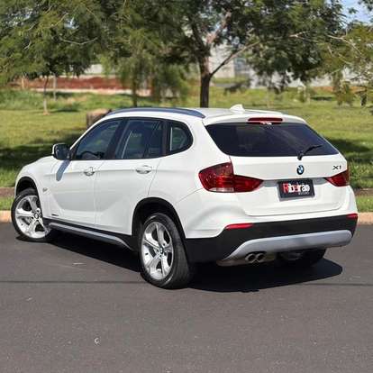 BMW-X1-2012