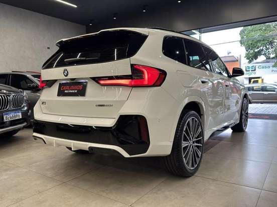 BMW-X1-2024