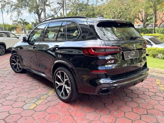 BMW-X5-3.0 I6 TURBO HÍBRIDO XDRIVE45E M SPORT AUTOMÁTICO BMW-X5-2022