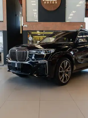 BMW-X7-2021