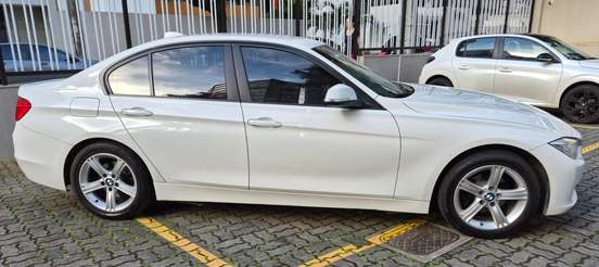 BMW-320i-2.0 16V TURBO ACTIVE FLEX 4P AUTOMÁTICO BMW-320i-2014