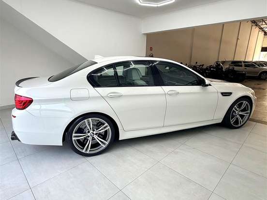 BMW-M5-4.4 V8 32V GASOLINA 4P AUTOMÁTICO BMW-M5-2014