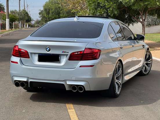 BMW-M5-4.4 V8 32V GASOLINA 4P AUTOMÁTICO BMW-M5-2014