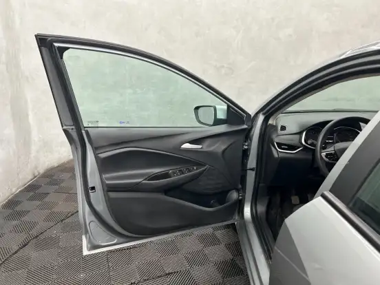 CHEVROLET-ONIX-2024