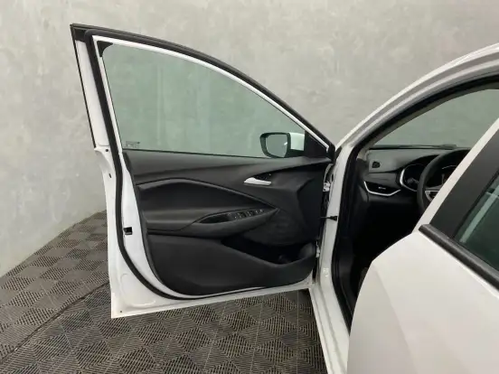 CHEVROLET-ONIX-2021