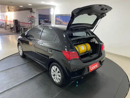 CHEVROLET-ONIX-2018