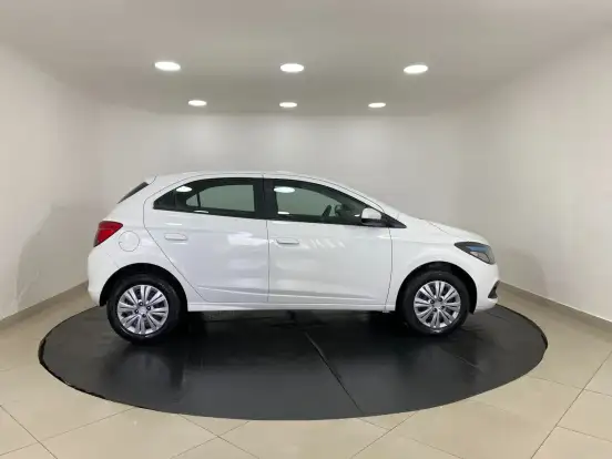 CHEVROLET-ONIX-2016