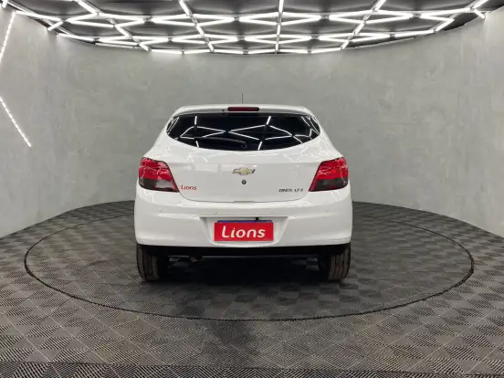CHEVROLET-ONIX-2014