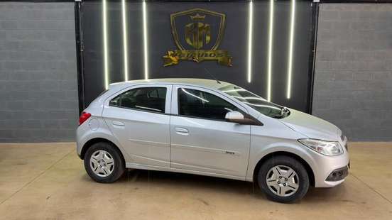 CHEVROLET-ONIX-2013