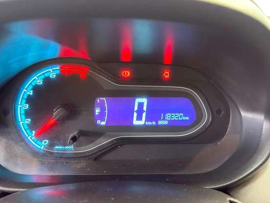 CHEVROLET-PRISMA-2014