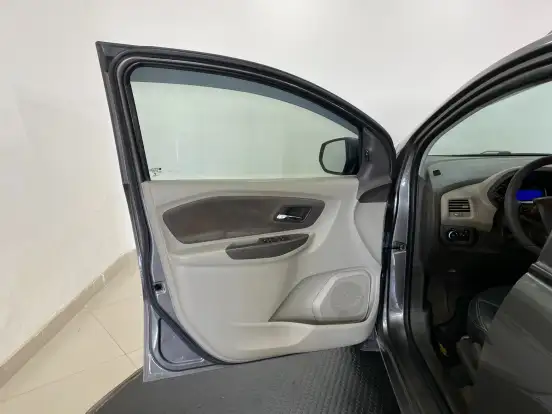 CHEVROLET-SPIN-1.8 LTZ 8V FLEX 4P AUTOMÁTICO CHEVROLET-SPIN-2014