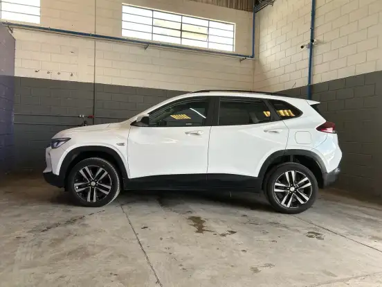 CHEVROLET-TRACKER-2024