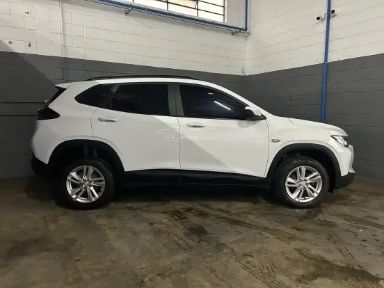 CHEVROLET-TRACKER-2023