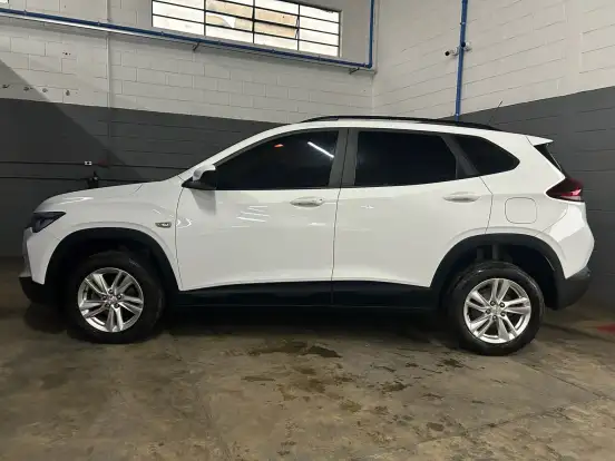 CHEVROLET-TRACKER-2023