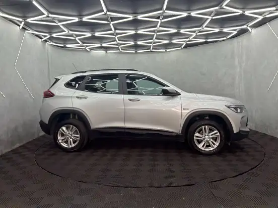 CHEVROLET-TRACKER-2023