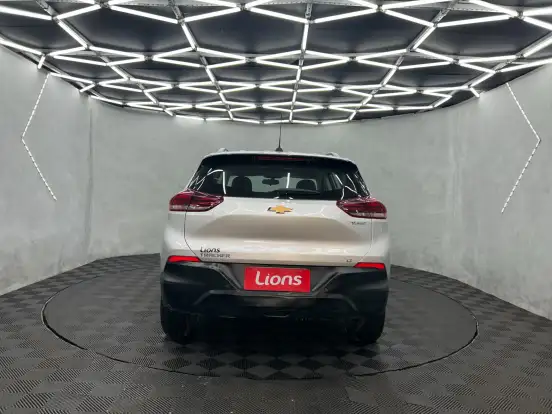 CHEVROLET-TRACKER-2023