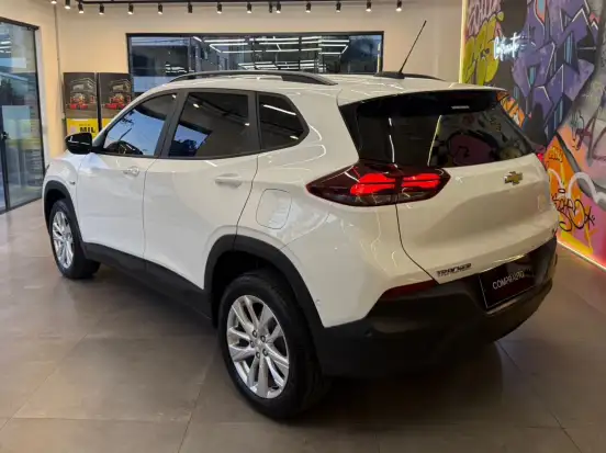 CHEVROLET-TRACKER-2024