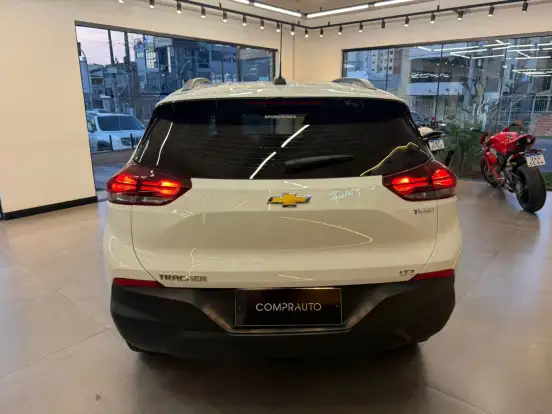 CHEVROLET-TRACKER-2024
