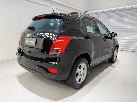 CHEVROLET-TRACKER-2017