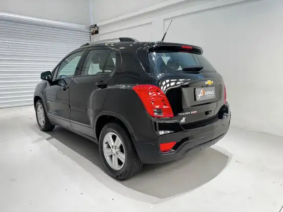 CHEVROLET-TRACKER-2017