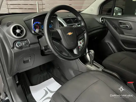 CHEVROLET-TRACKER-2015