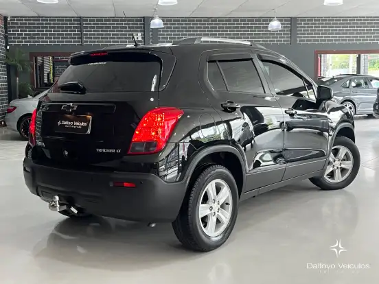CHEVROLET-TRACKER-2015