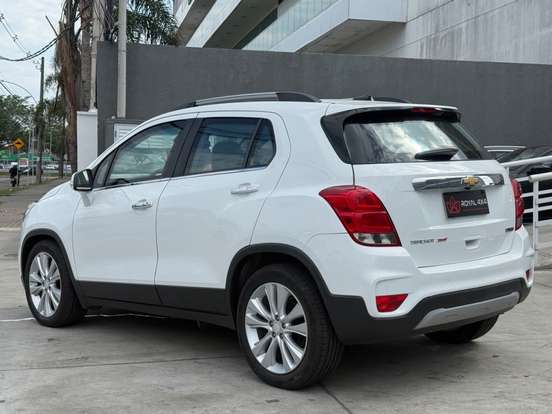 CHEVROLET-TRACKER-2017