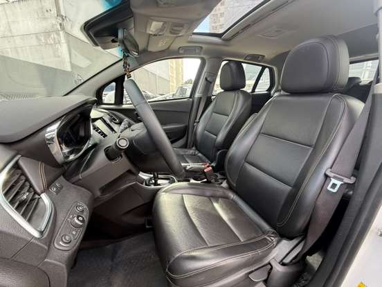 CHEVROLET-TRACKER-2017