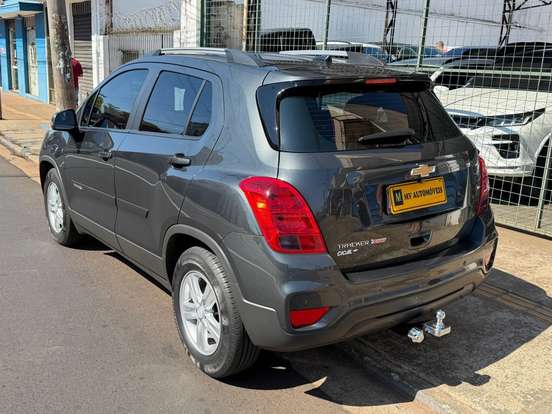 CHEVROLET-TRACKER-2019
