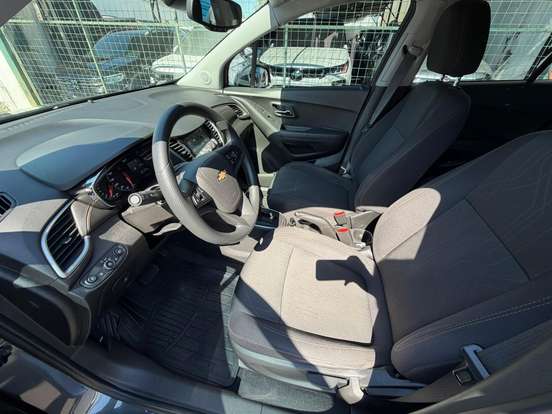 CHEVROLET-TRACKER-2019